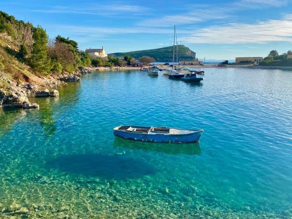 Irini'S Guesthouse Qeparo Eksteriør billede